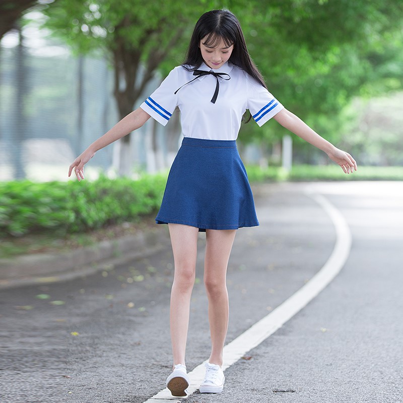 Tại sao các trường học Nhật Bản cho phép nữ sinh mặc váy siêu ngắn đến  trường